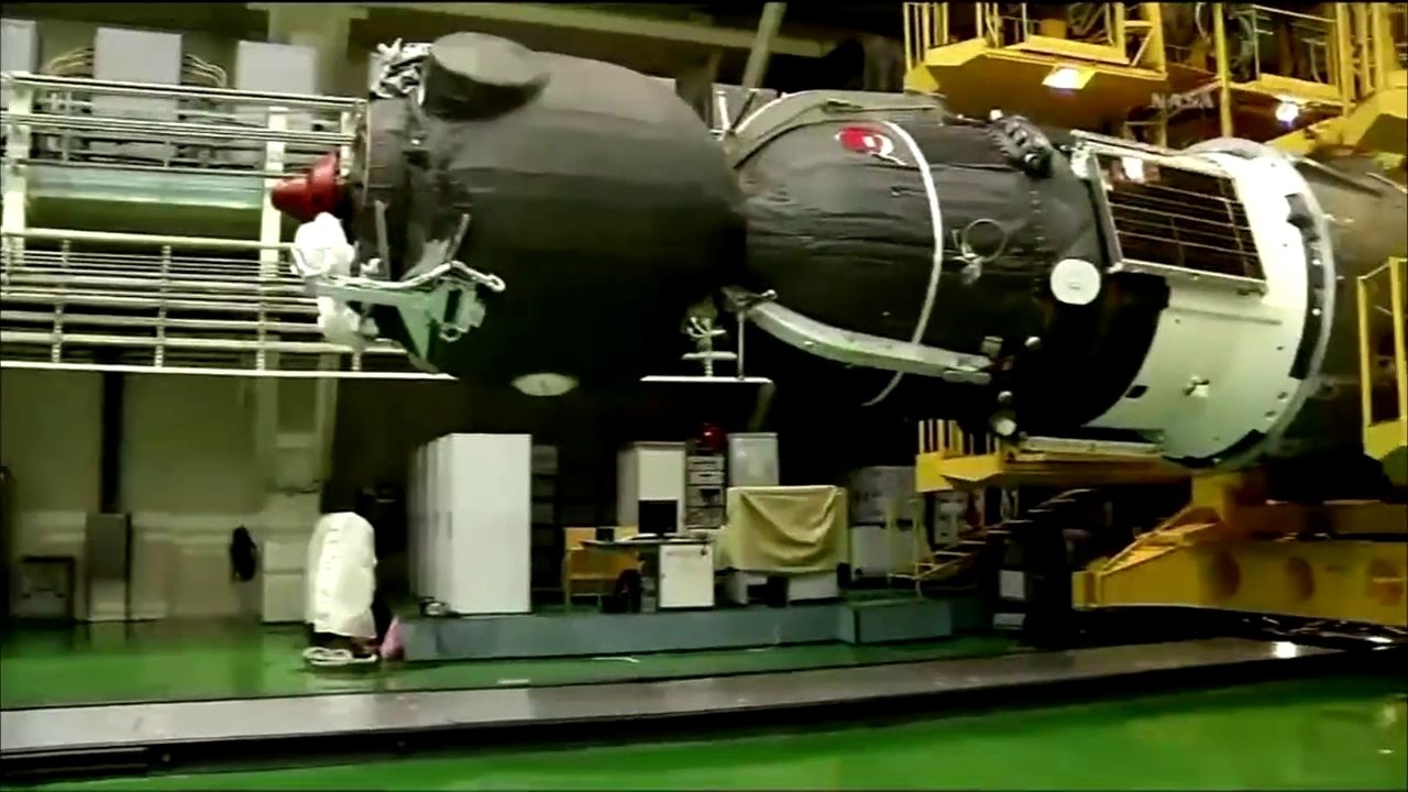 [ISS] Soyuz TMA-14M Manned Spacecraft Encapsulated in Payload Fairing