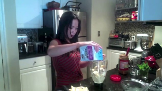 Cách Làm Sinh Tố Chuối Bơ Lạc ( Banana Peanut Butter Smoothie)