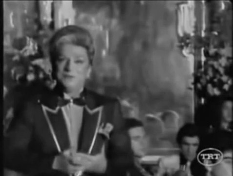 Şimdi Uzaklardasın - Zeki Müren