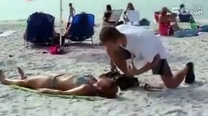 Gördüğü herkezi öpen adam