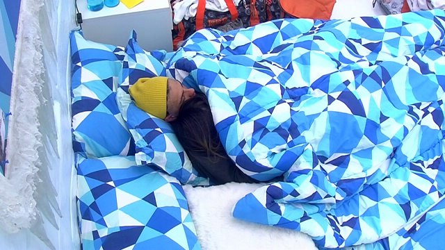 Jr chama Lê:' Eu sei que você estava morrendo de saudade' 10/02/14