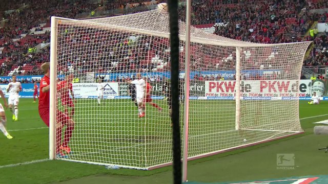 Il rate un but tellement facile! Gros Fail en football...