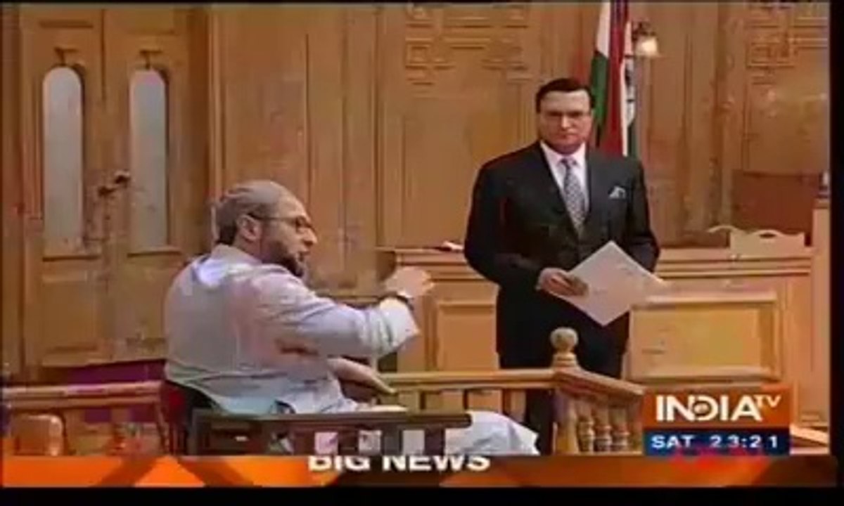 A Girl Questions Indian-Muslim Leader Asaduddin Owaisi "Why Every Muslim is Terrorist ?? " - Watch Asaduddin Owaisi's Great Reply