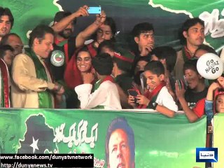 Young kids meet Imran Khan on container, join PTI