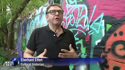 Activists rally to save Berlin Wall relic 25 years on