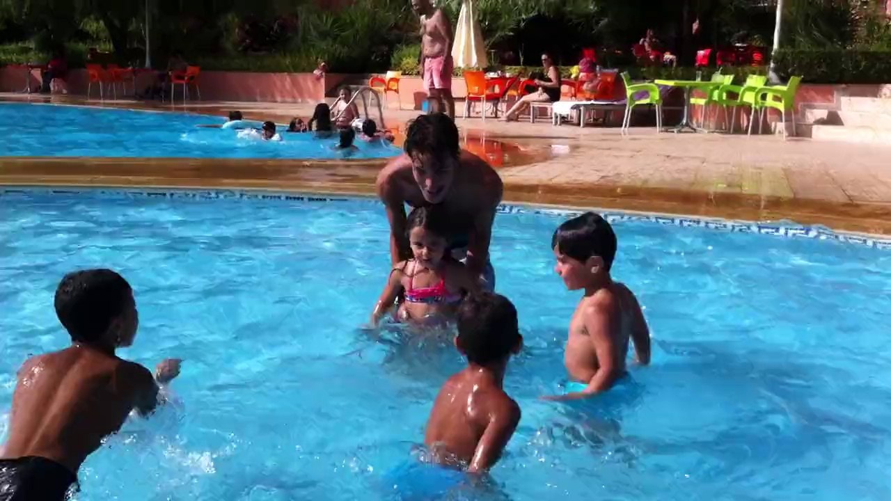 piscine avec nos amis