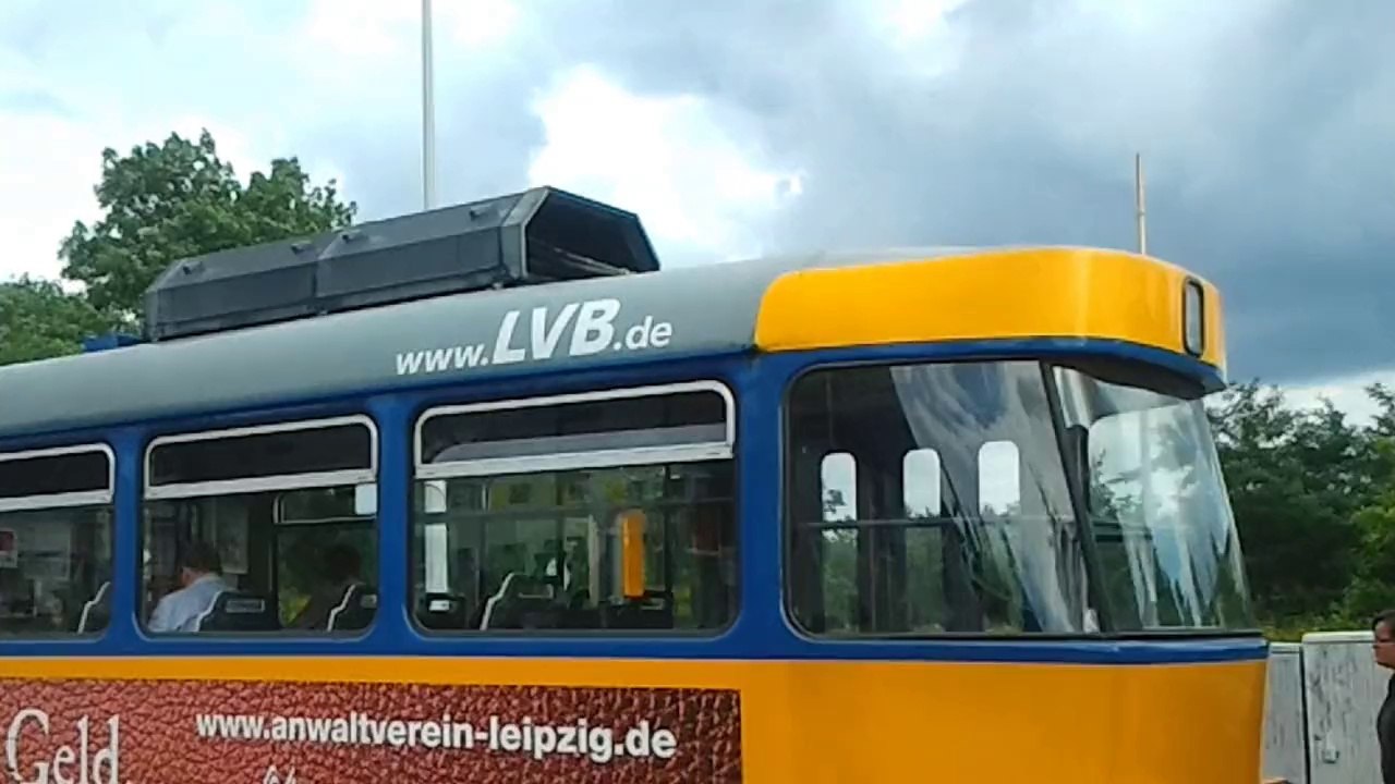 Straßenbahn Leipzig - Tram 1 und 1E Ankunft: Schönauer/Ratzelstraße