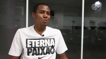 Elias se diz 'p...' com vexame na Copa, mas confia em reformulação