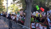 PTI and PMLN USA demonstrations in front of UN while PM Nawaz Sharif addressed General Assembly