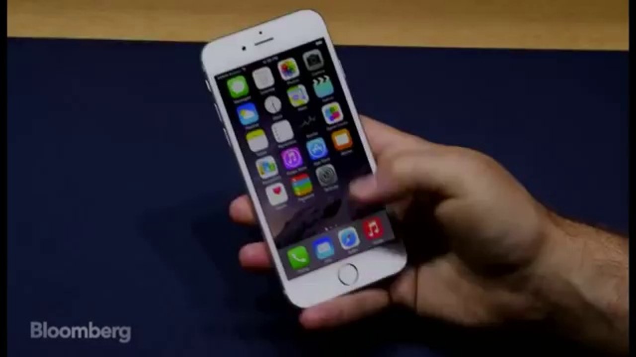 Apple iPhone 6 - First Hands-On Look at Whats New