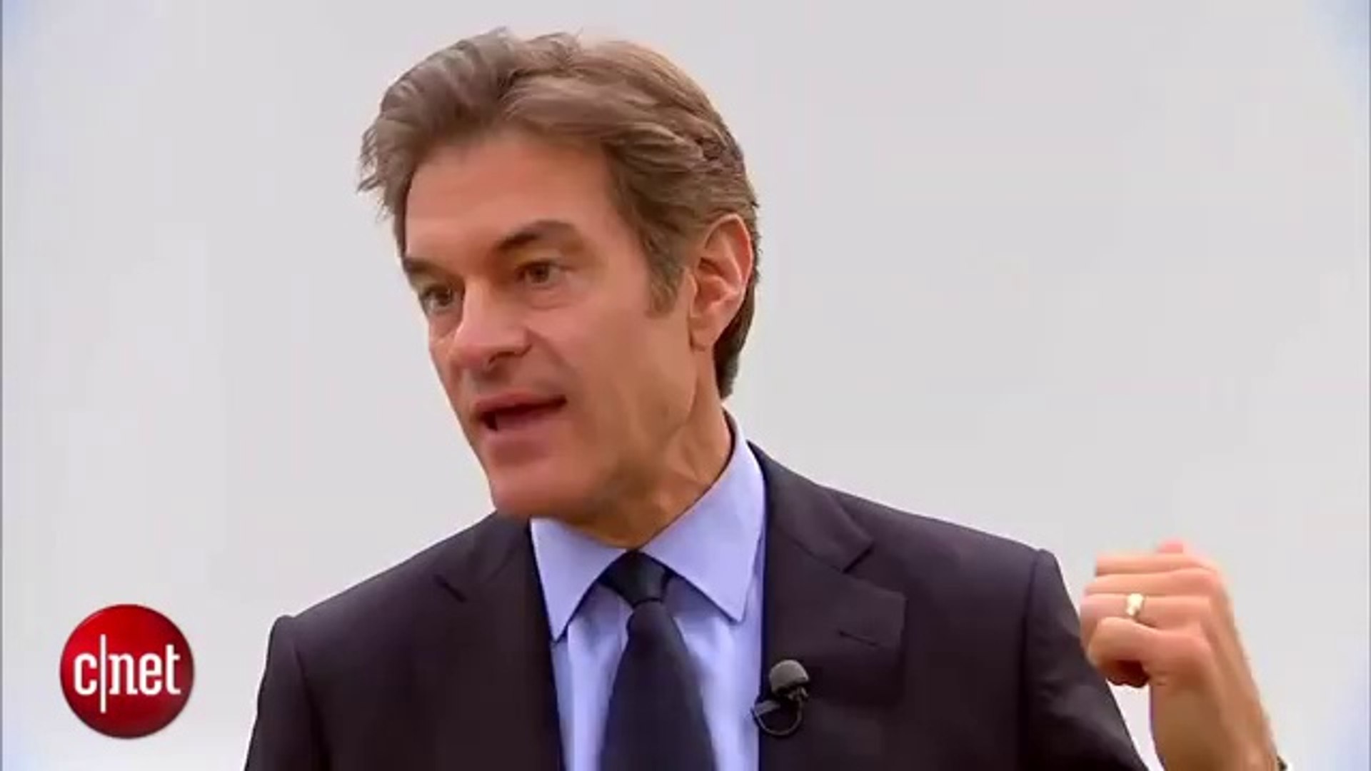 CNET News - Dr. Oz pushes health tech at Apple event