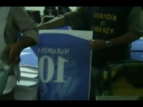 Arzano (NA) - False maglie di squadre di calcio, sigilli a opificio (26.09.14)