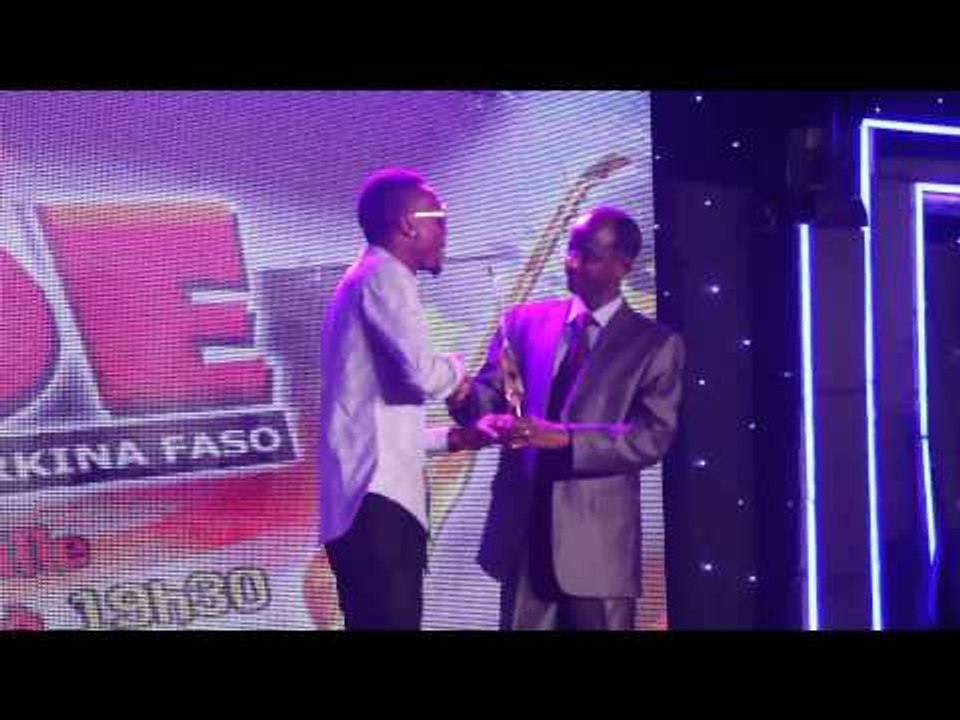 Serge Beynaud meilleur artiste de l'Afrique de l'Ouest Kunde 2014