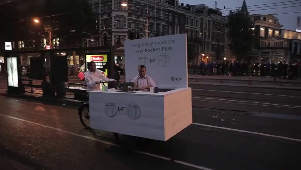 Faire des poches plus grand pour l'iPhones 6 Plus... Pub parodie pour KPN