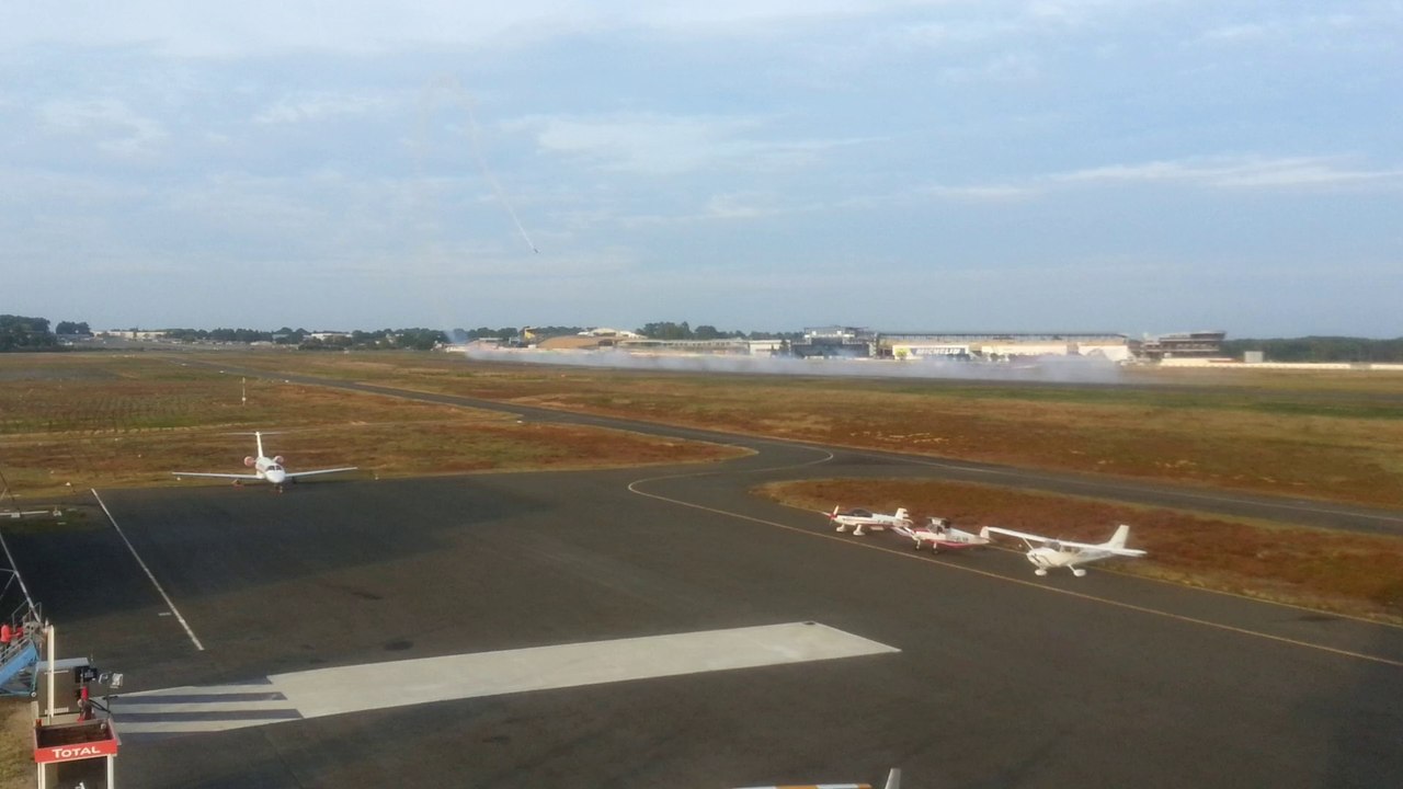 Avion contre prototype : course inédite à l'aérodrome du Mans
