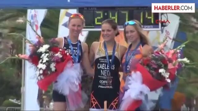 Triatlon Dünya Kupası'nda Hollandalı Maake Caelers Birinci Oldu