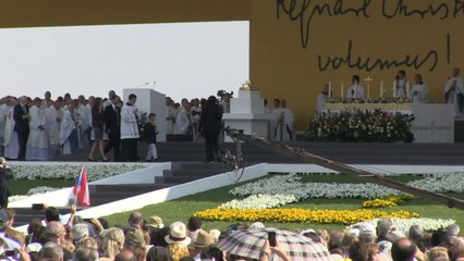 Enviado do papa Francisco beatifica líder do Opus Dei