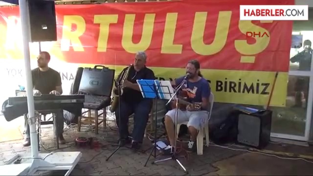 Devrimci Karargah'ın Kafesinde Pilav Günü