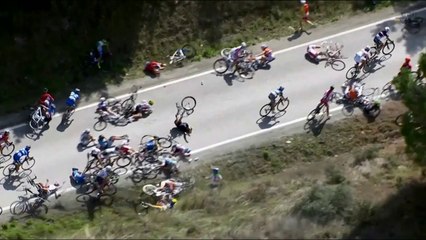 Crash du peleton de cyclisme féminin à Ponferrada