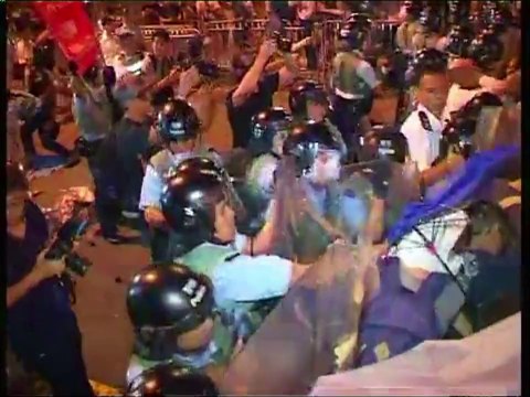 Manifestantes ocupam sede do governo em Hong Kong