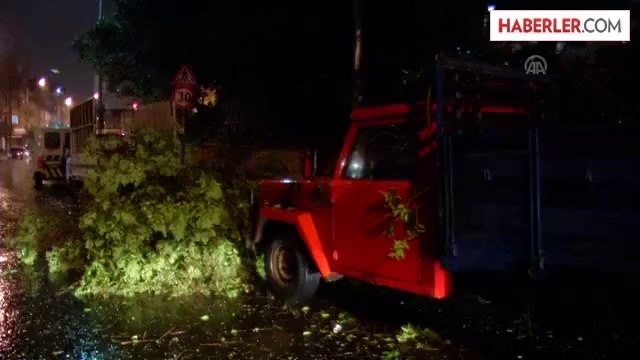 İstanbul'da Şiddetli Yağış ve Fırtına