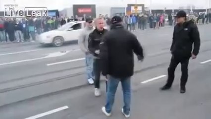 Tek Yumrukla Adamı Bayılttı