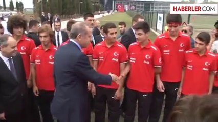 Okullarda Dövme Yasaklandı, Tartışma Çıktı