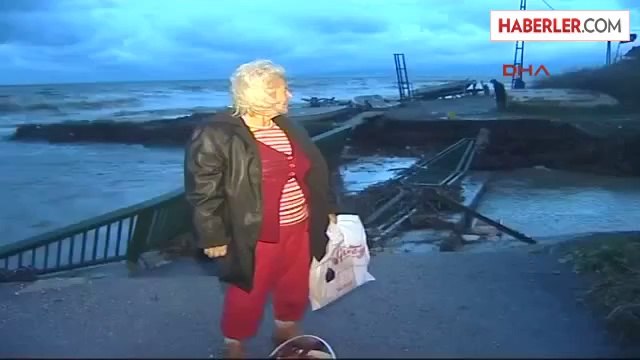 Bursa Mudanya Mudanya?da Sel Köprü Yıktı