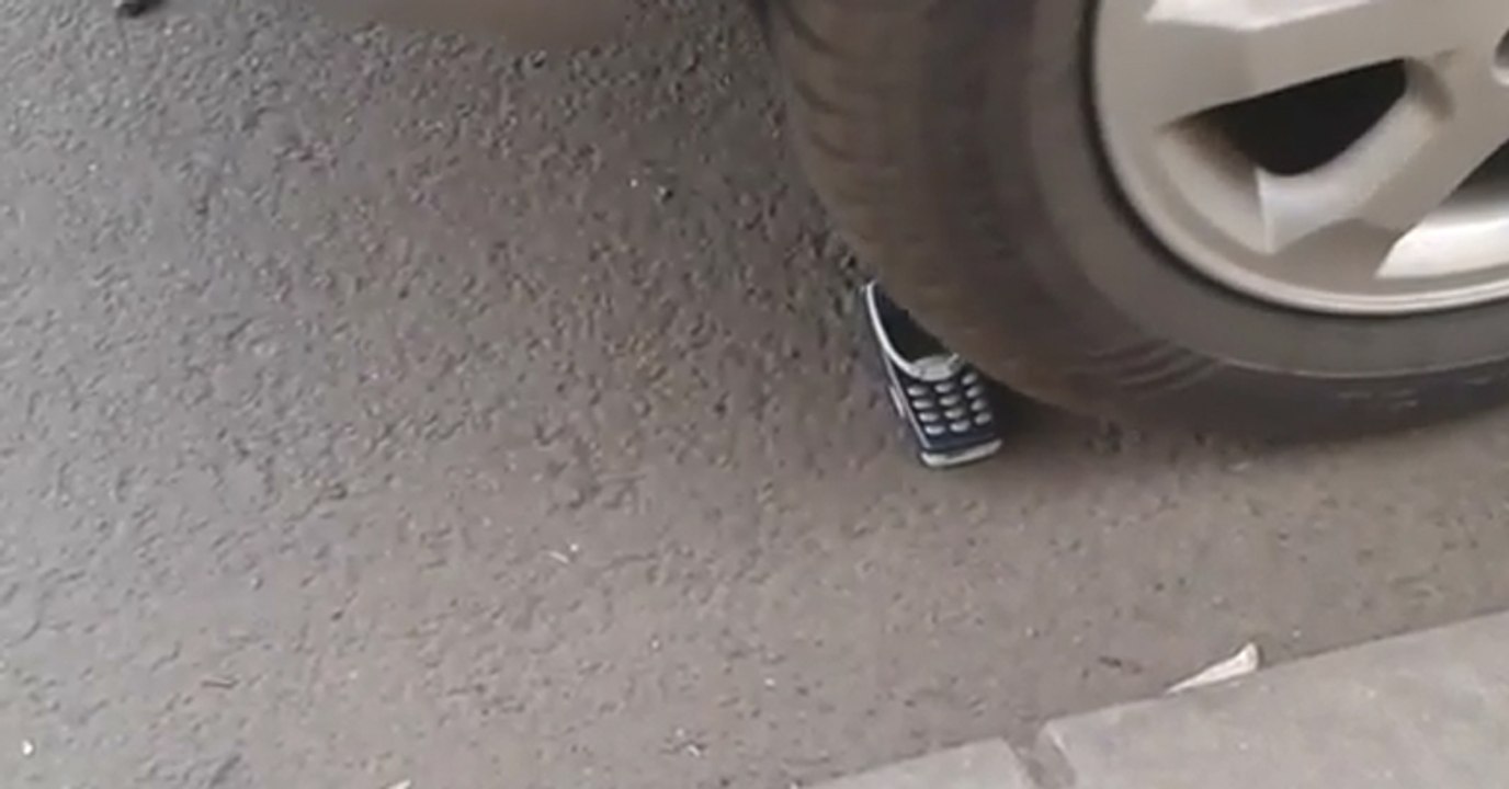 Nokia 3310 Sağlamlık Testi