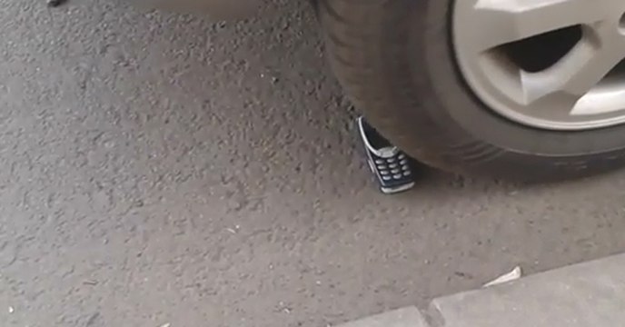 Nokia 3310 Sağlamlık Testi