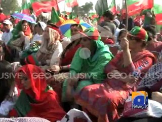 Crowds continue to gather at Minar-e-Pakistan (visuals only) - Geo Reports - 28 Sep 2014