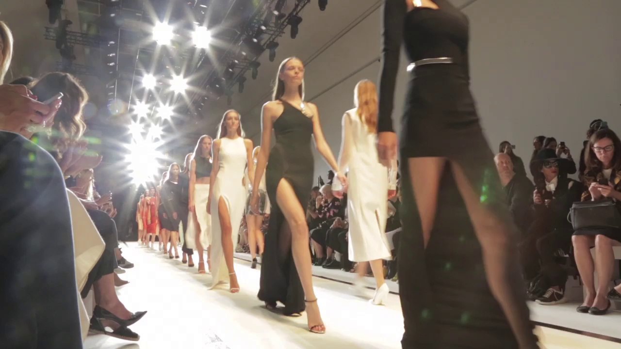 Interview post-show printemps-été 2015 avec David Koma chez Mugler
