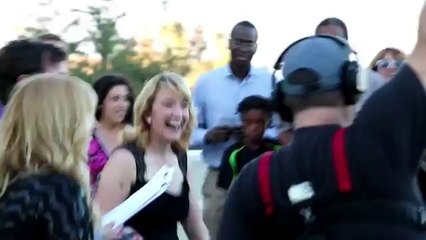 Son entretien d'embauche se transforme en magnifique demande en mariage !