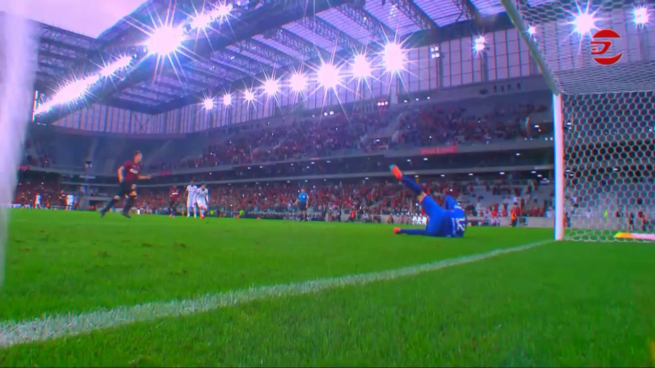 Corinthians perde para o Atlético-PR e fica longe do G4