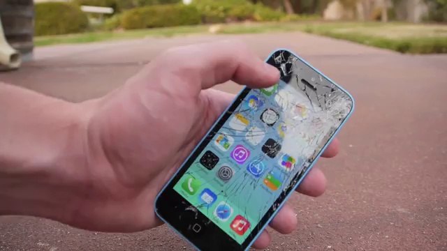 iPhone 6 Plus vs 6 vs 5S vs 5C vs 5 vs 4S vs 4 vs 3GS vs 3G vs 2G Drop Test!_2