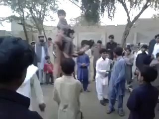 دیکھو اس بچے کو اپ سب کو حیران کردے گا ۔۔ پسند آئے تو شئیر کرلیں