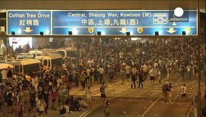 Hong Kong'da 'Merkezi İşgal Et' eylemleri yayılıyor