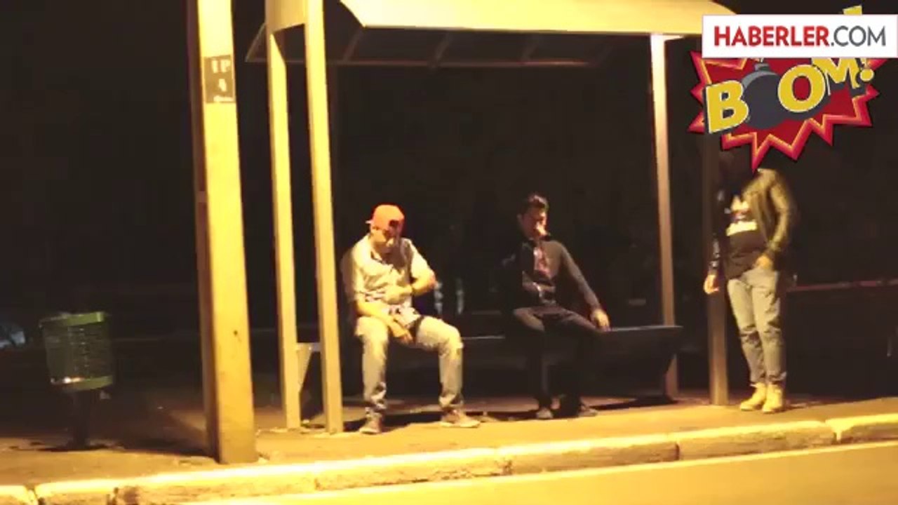 Otobüs Durağında Ebola Paniği