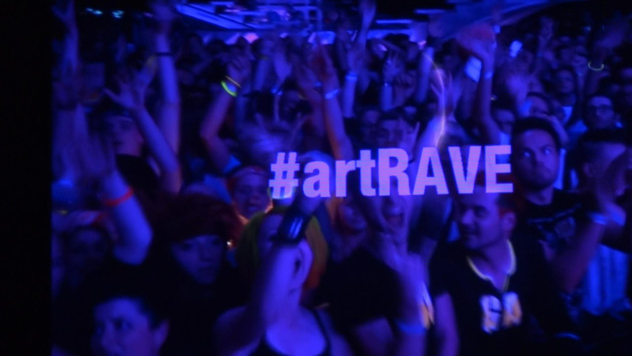 Lady Gaga live @ Sportpaleis Antwerp 2014 - Handy Lights before the Show - 23.09.2014