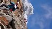Des alpinistes piégés en pleine éruption du mont Ontake. Étouffés dans le nuage de cendres!