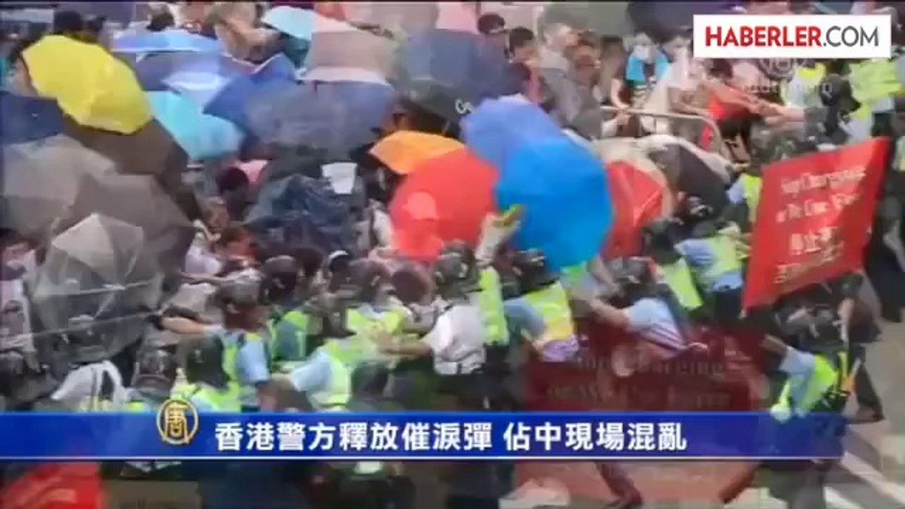 Hong Kong?daki Demokrasi Gösterilerine Biber Gazlı Müdahale
