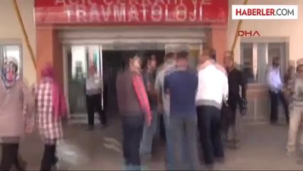 Batman'da Öğrenci Yakınları Okulu Bastı, Öğretmen Bıçakladı -1