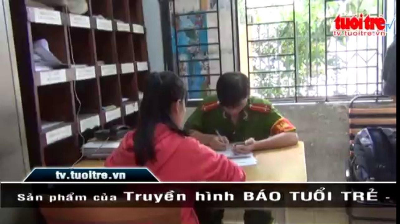 Bắt đối tượng giật điện thoại của nữ sinh tại trạm xe buýt