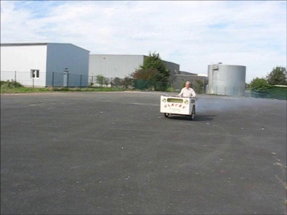 triporteur peugeot 57 TM 1959 marchand de glaces