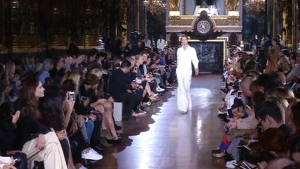 Stella McCartney keeps it short, simple, light and airy at Paris Fashion Week