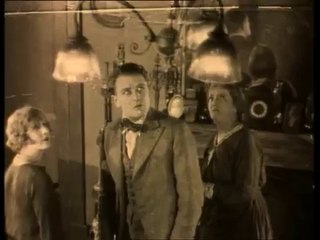 The Lodger: A Story of the London Fog - Les Cheveux d'Or ( 1927 - muet - extrait )