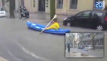 Ils se promènent en kayak dans les rues de Montpellier