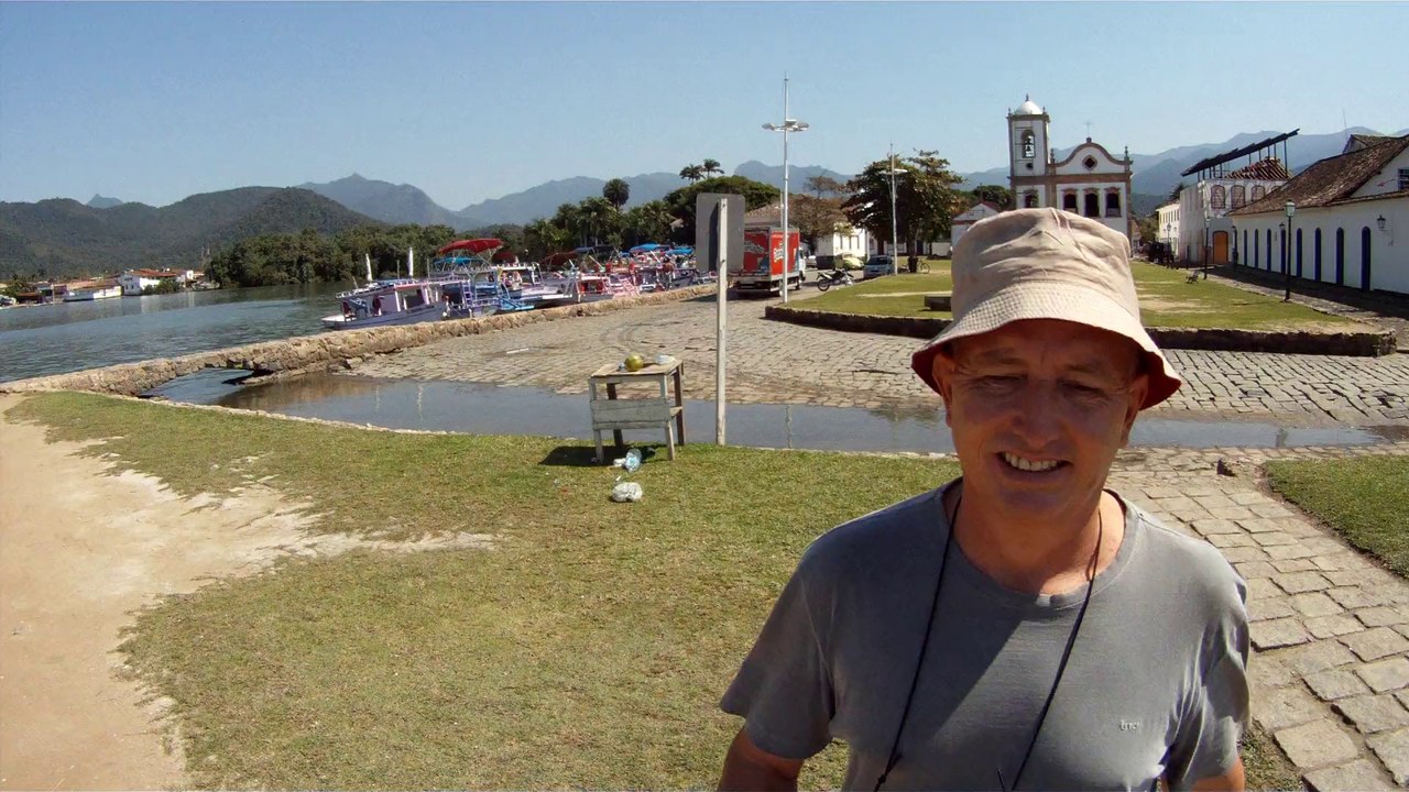 Caminhada no Porto de Paraty, RJ, Brasil
