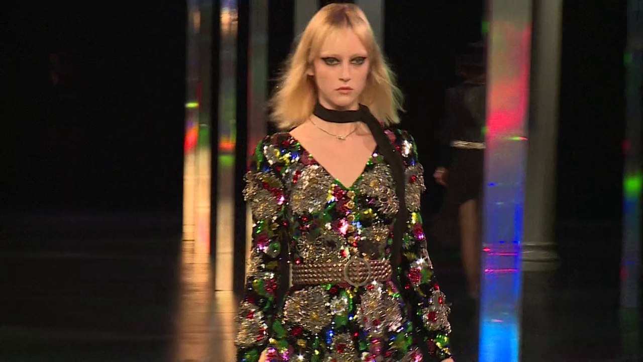 Le défilé Yves Saint Laurent printemps-été 2015...