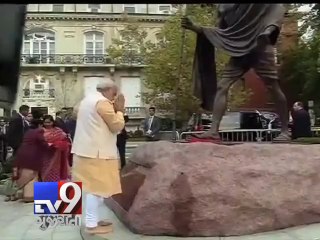 Video herunterladen: PM Modi pays floral tribute at Mahatma Gandhi’s statue in Washington, DC - Tv9 Gujarati